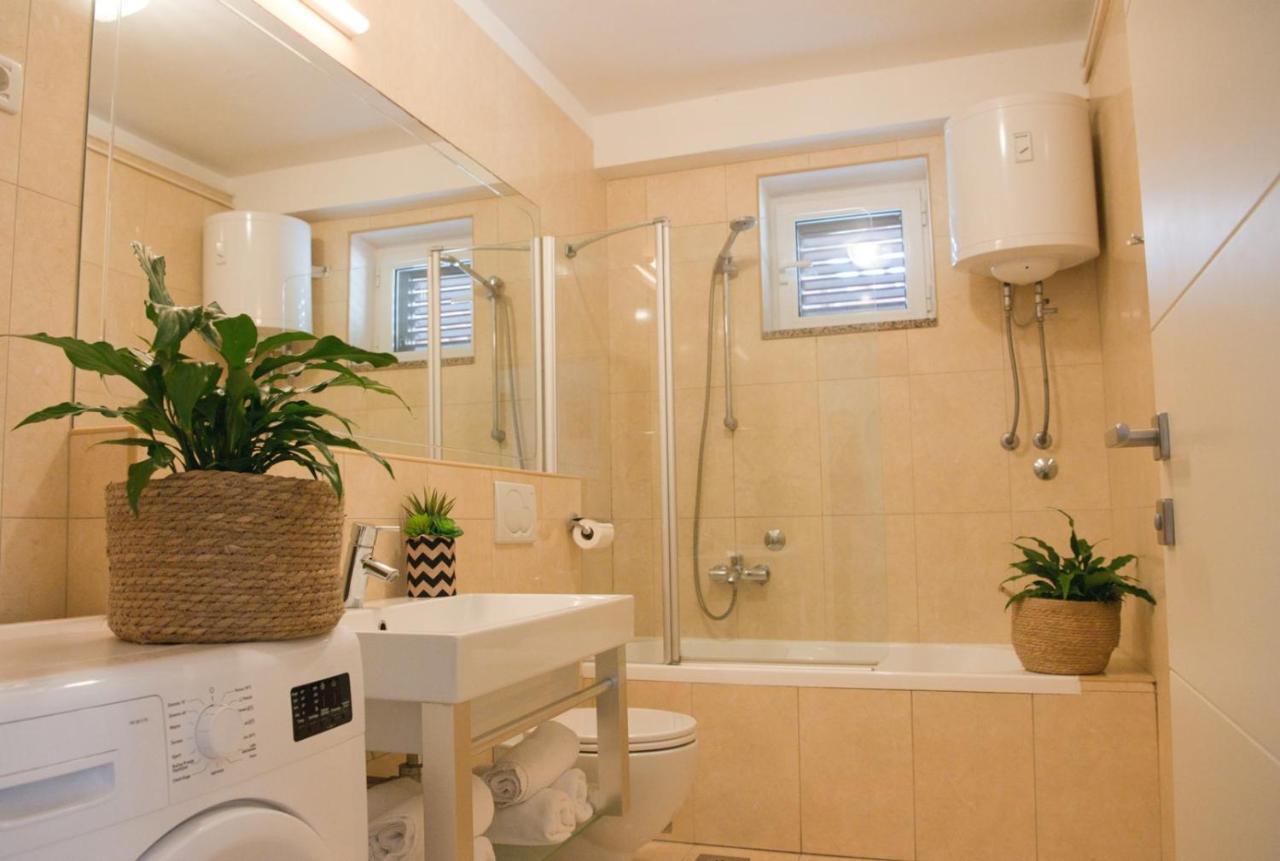 Apartments Sandra Пореч Экстерьер фото